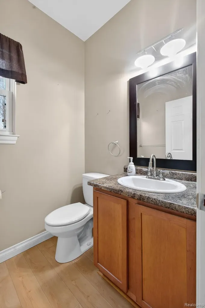 9399 Oakdale Street Algonac City MI 48001