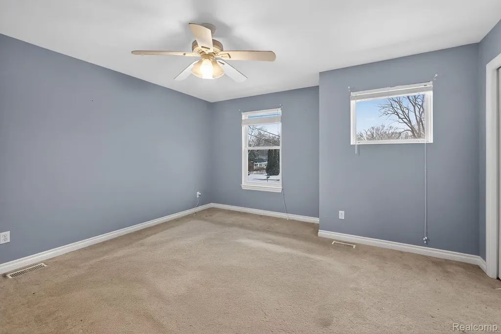 9399 Oakdale Street Algonac City MI 48001