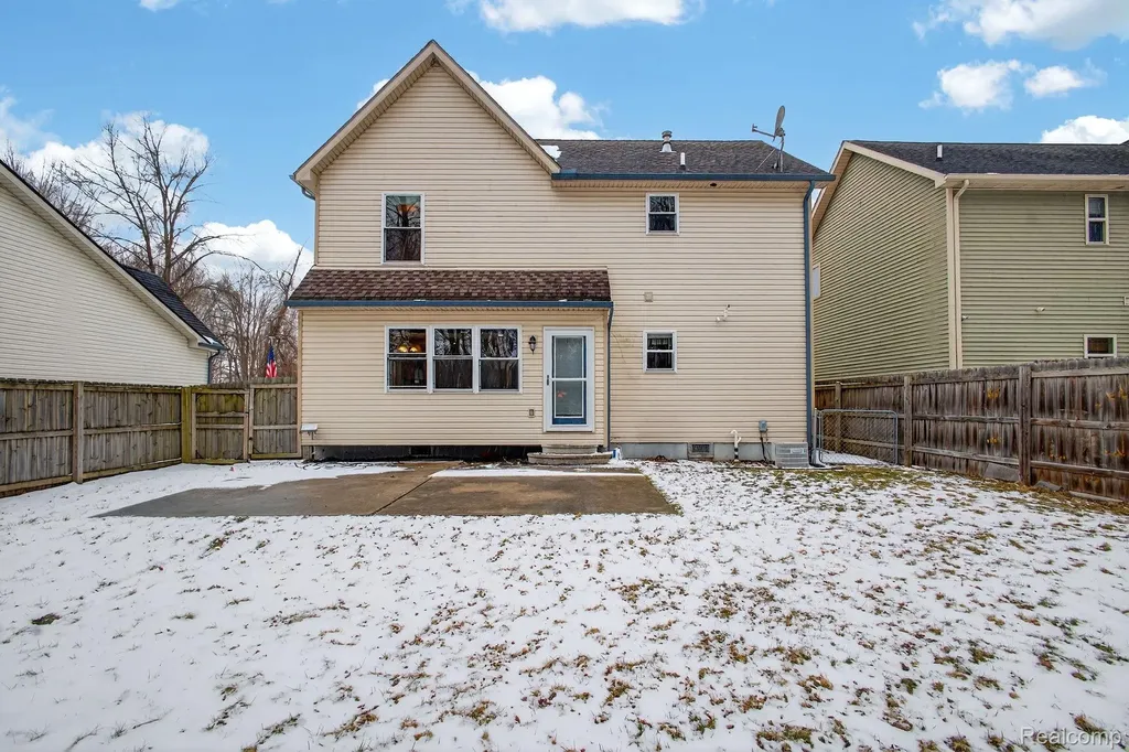 9399 Oakdale Street Algonac City MI 48001