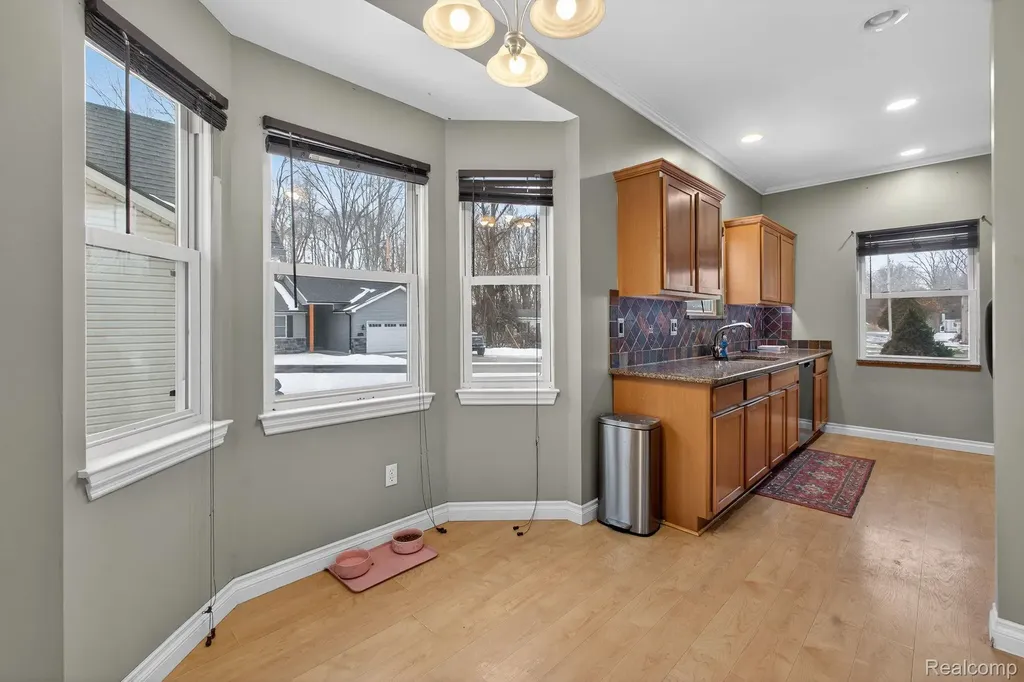 9399 Oakdale Street Algonac City MI 48001