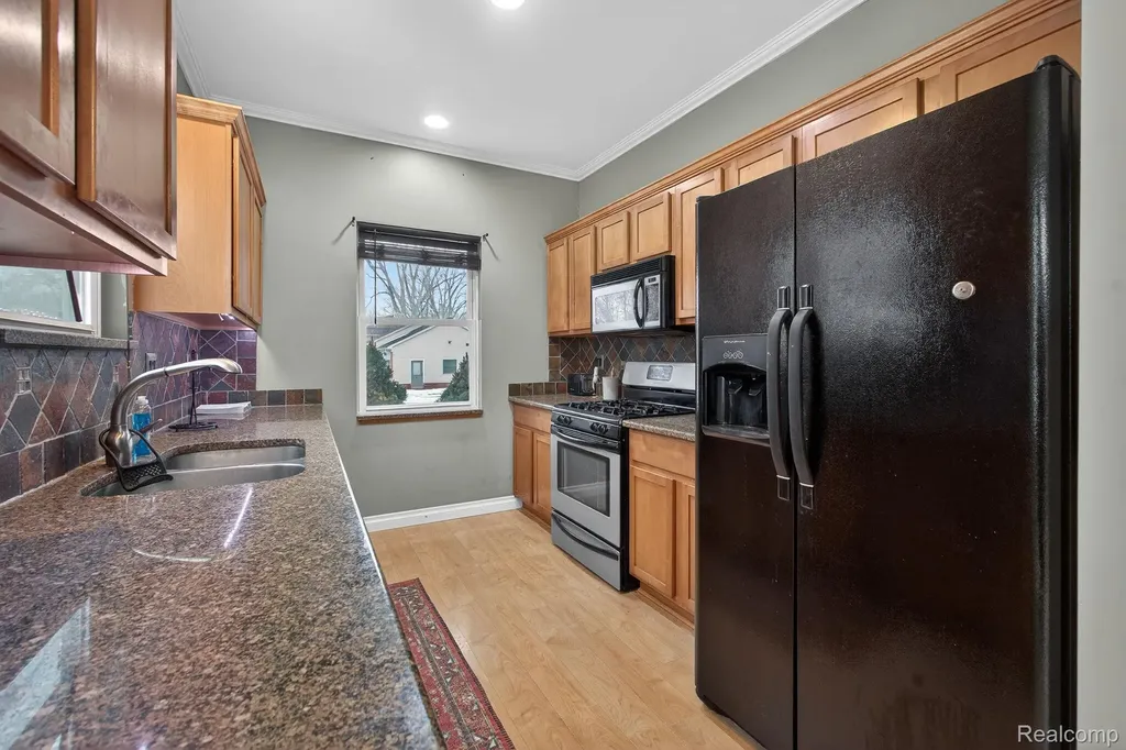 9399 Oakdale Street Algonac City MI 48001