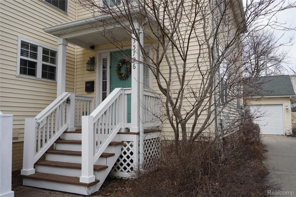 35726 Brush Street Wayne City MI 48184