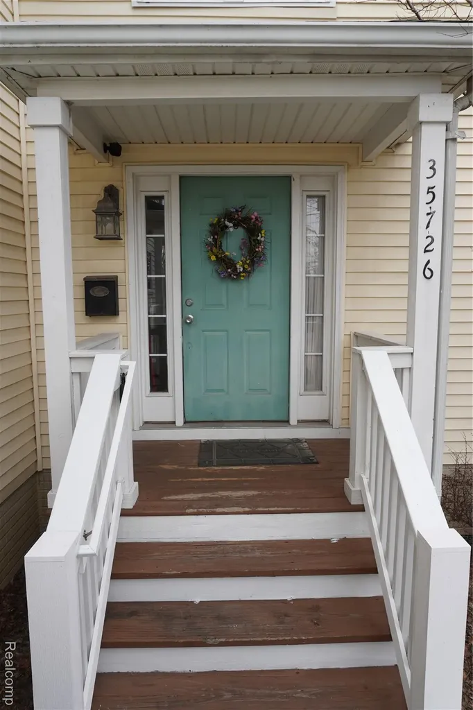 35726 Brush Street Wayne City MI 48184