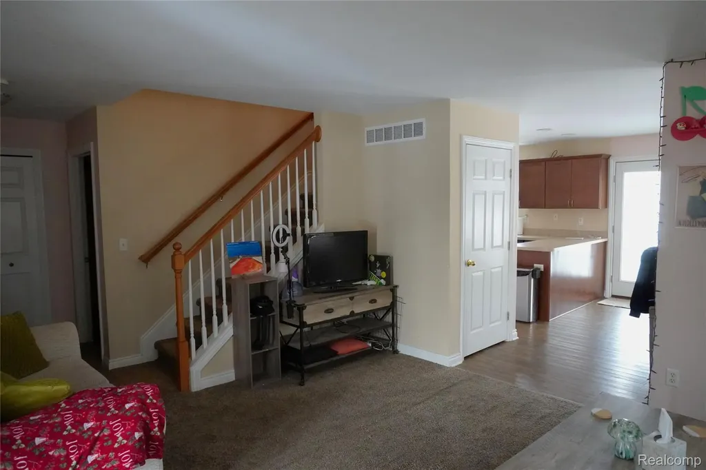 35726 Brush Street Wayne City MI 48184
