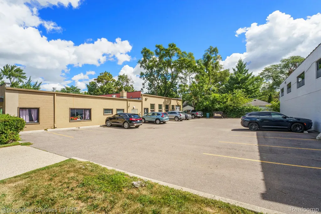 624 Livernois Street Ferndale City MI 48220