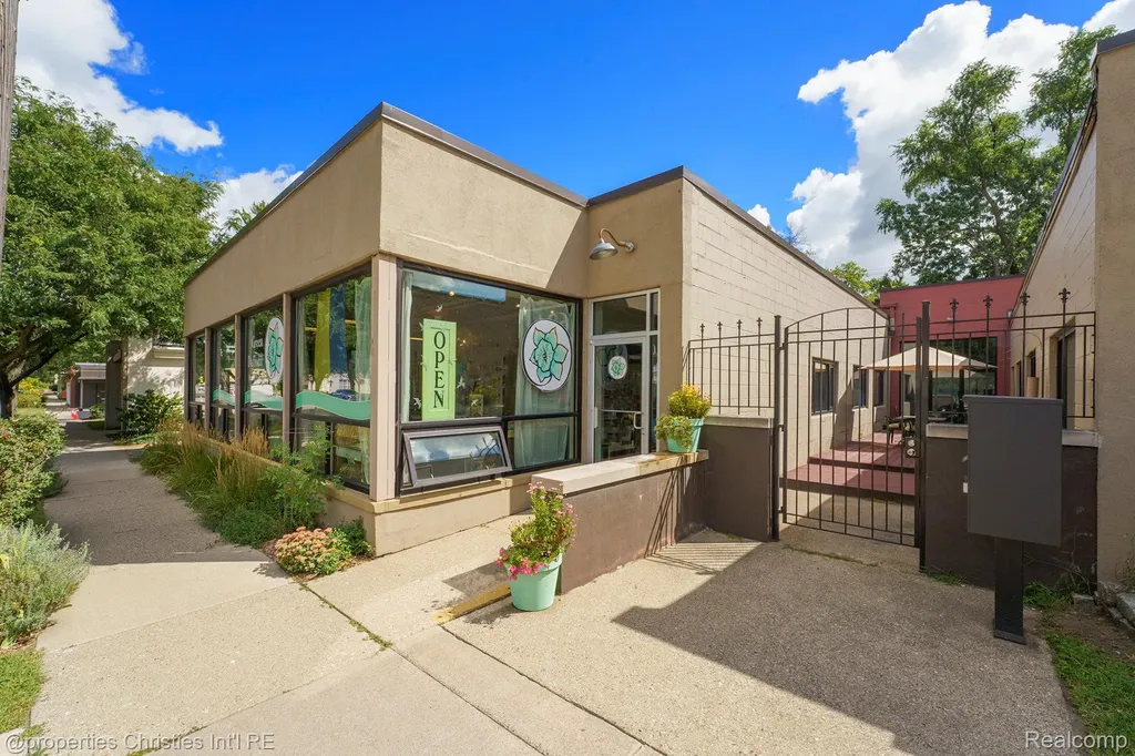 624 Livernois Street Ferndale City MI 48220