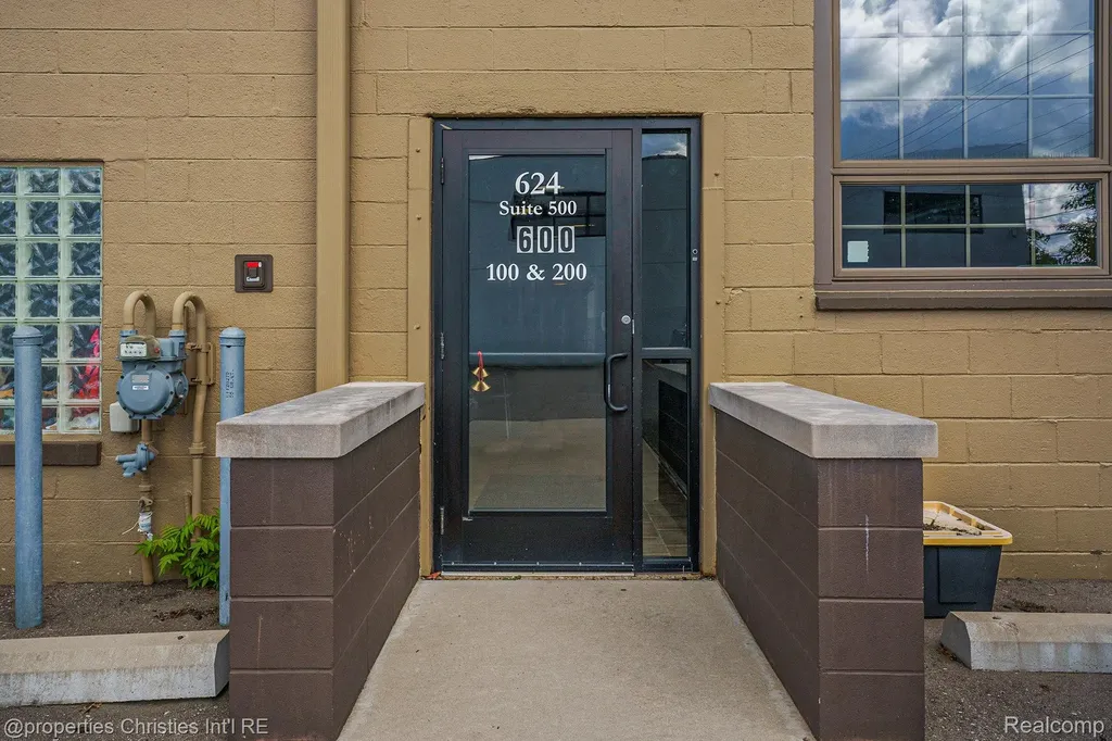 624 Livernois Street Ferndale City MI 48220