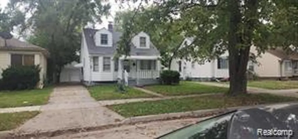18580 Kingsville Street Detroit City MI 48225