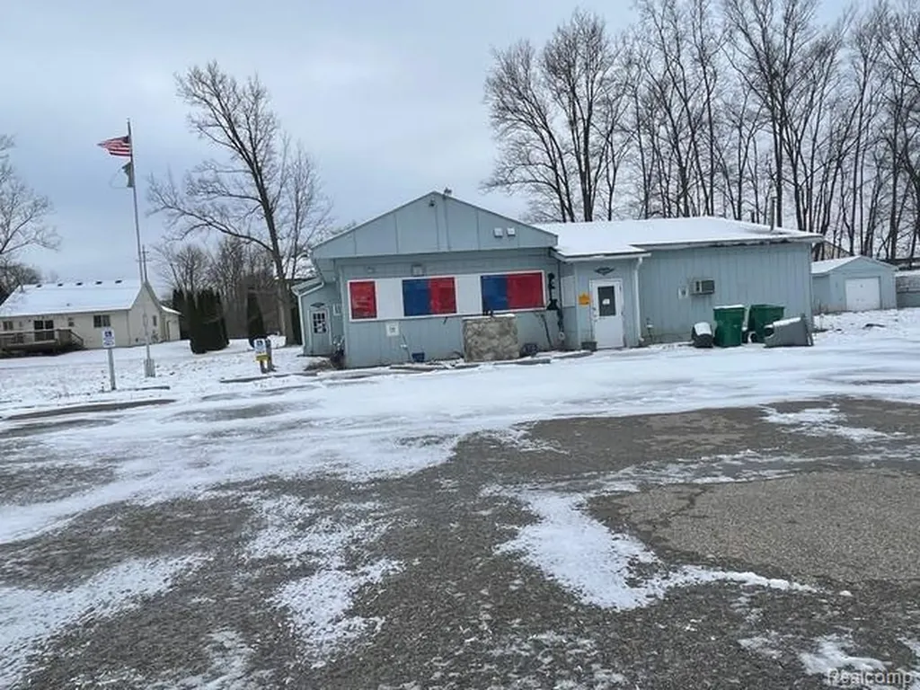 2260 S Belsay Road Burton City MI 48519