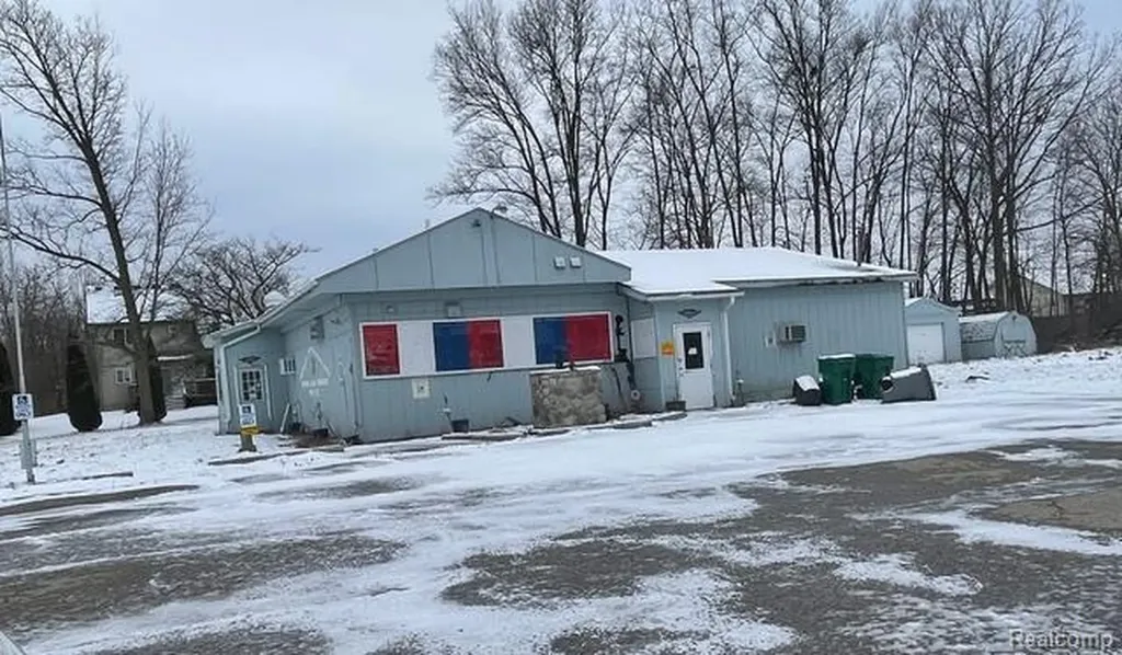 2260 S Belsay Road Burton City MI 48519