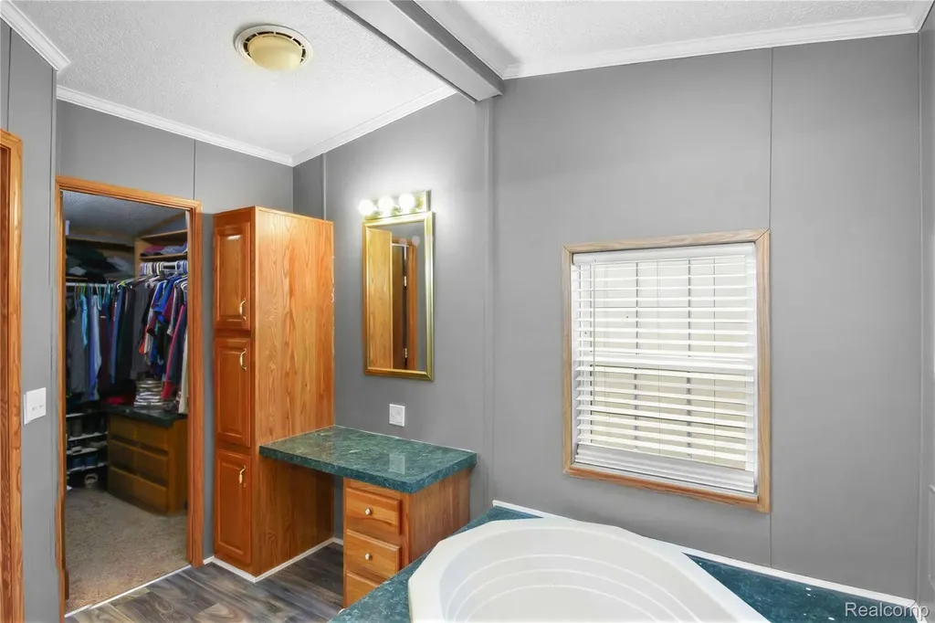 2351 Hiddenview Drive Berlin Charter Township MI 48166