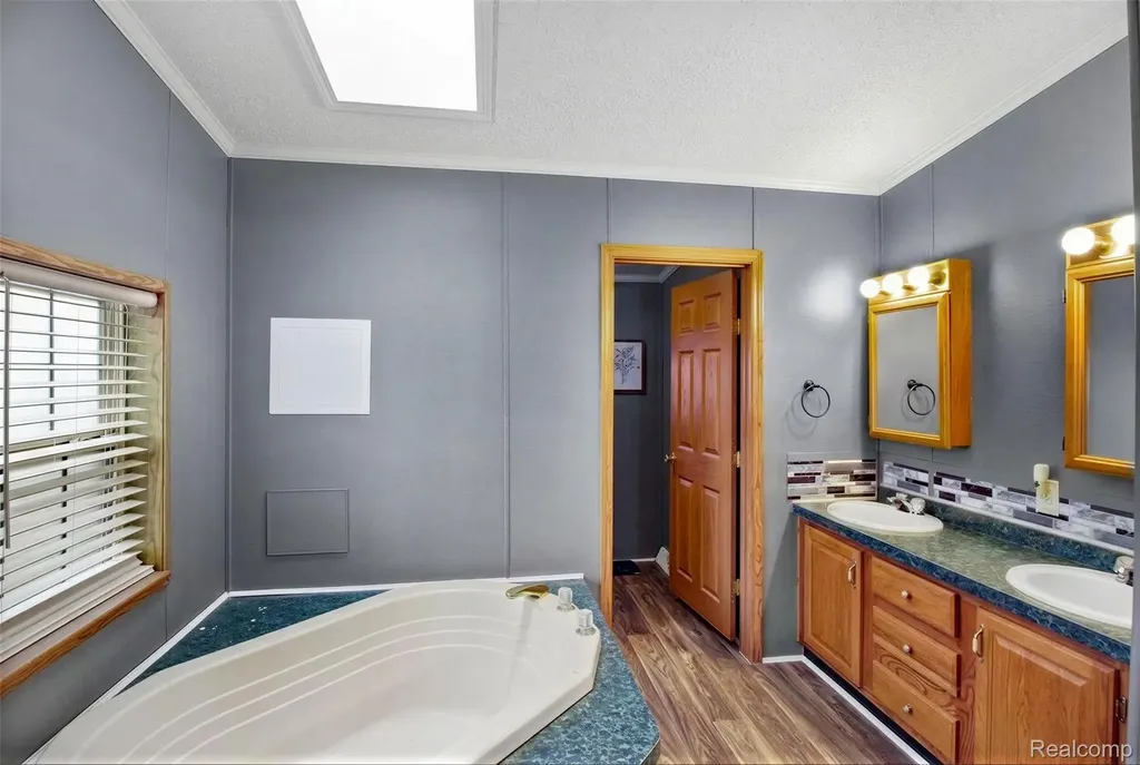 2351 Hiddenview Drive Berlin Charter Township MI 48166