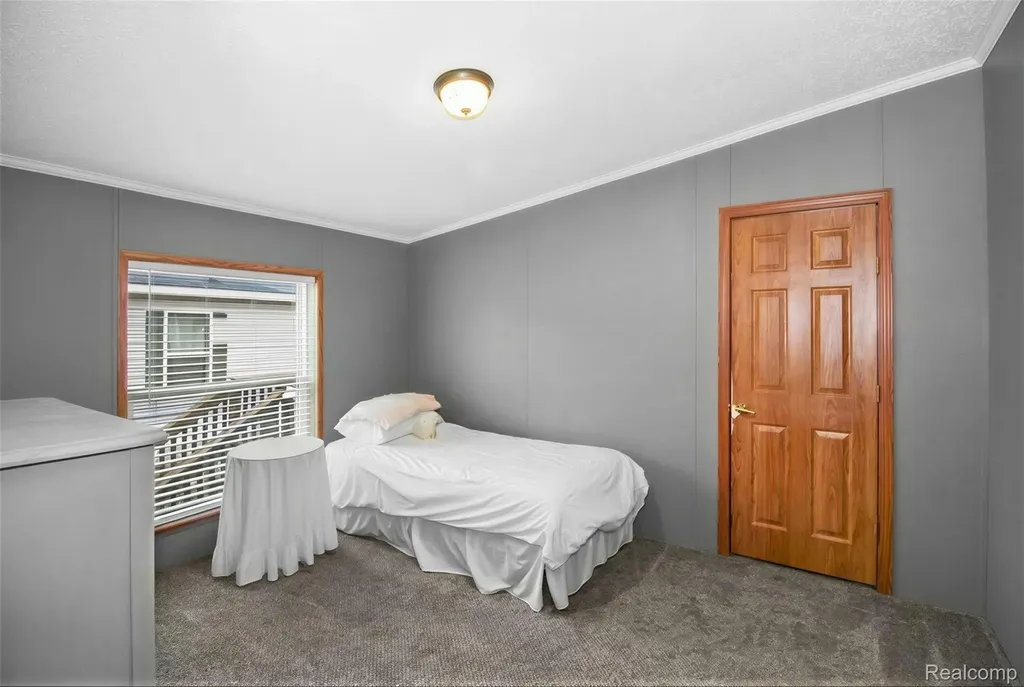 2351 Hiddenview Drive Berlin Charter Township MI 48166