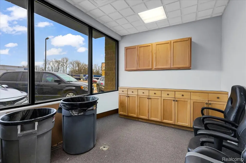 1315 S Waverly Road Lansing City MI 48917