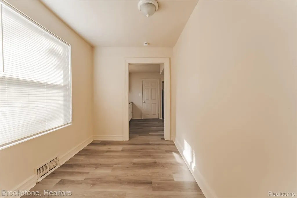 103 W Cornell Avenue Pontiac City MI 48340