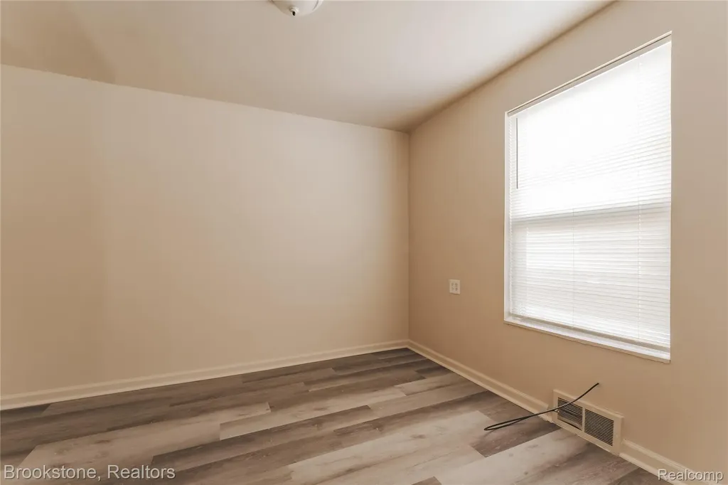 103 W Cornell Avenue Pontiac City MI 48340
