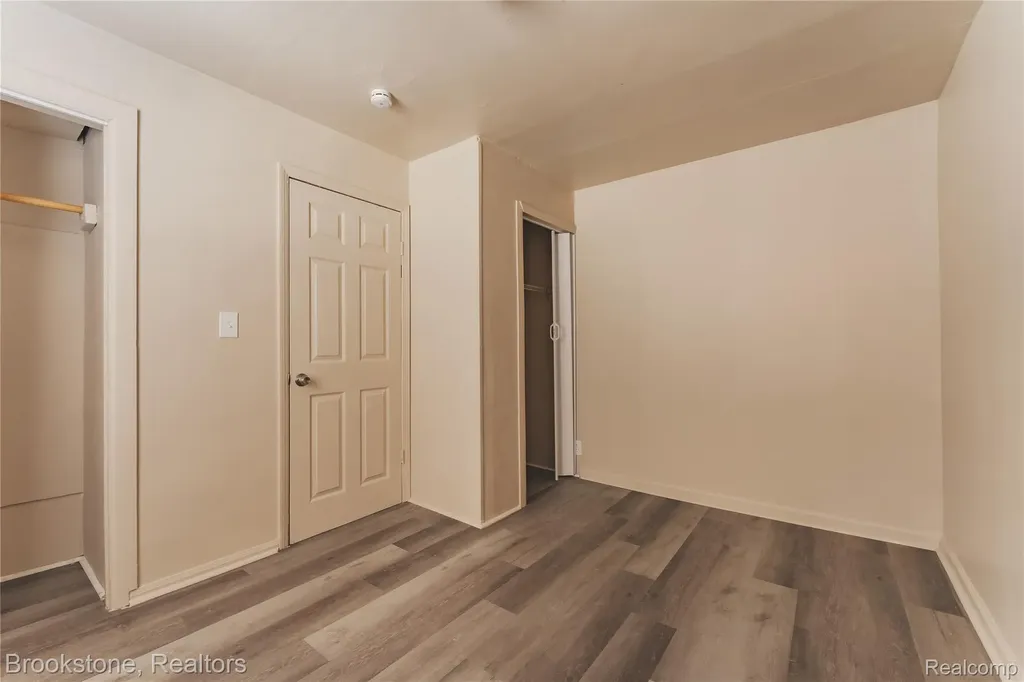 103 W Cornell Avenue Pontiac City MI 48340