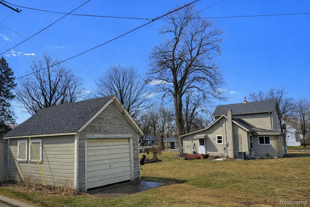 201 S Almer Street Caro City MI 48723