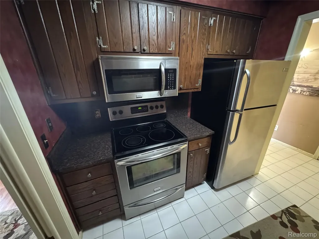 19648 Fleetwood Drive Harper Woods City MI 48225