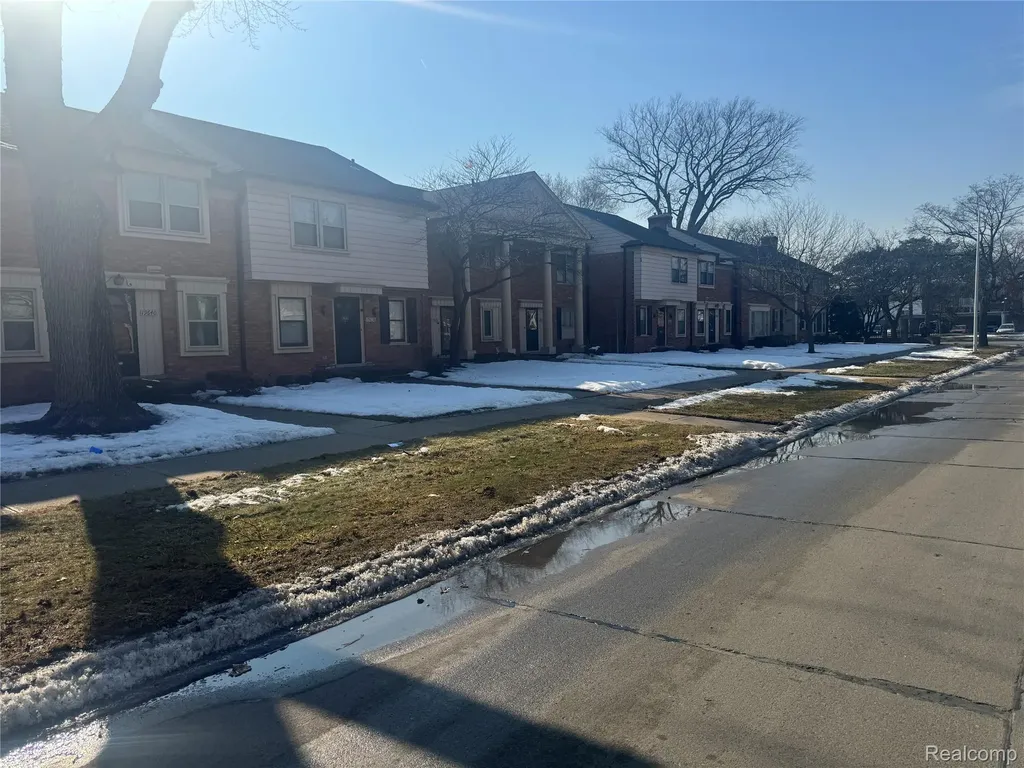 19648 Fleetwood Drive Harper Woods City MI 48225