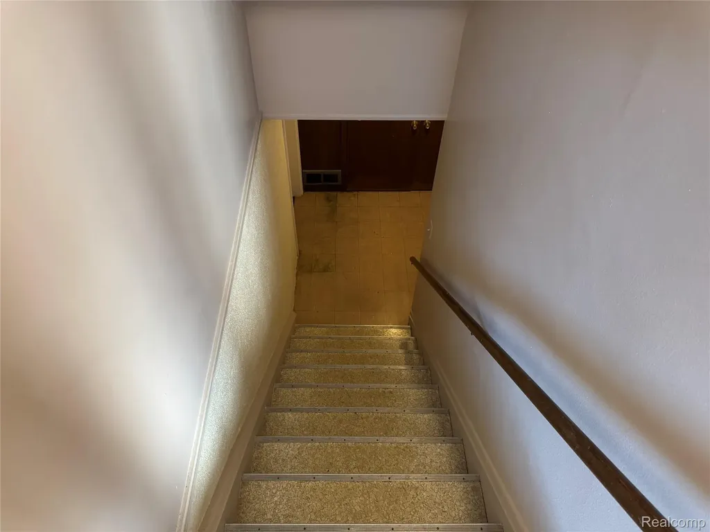 19648 Fleetwood Drive Harper Woods City MI 48225