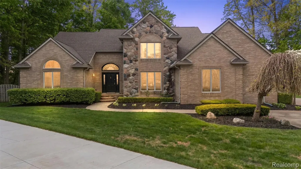 17840 Christine Boulevard N Clinton Charter Township MI 48038