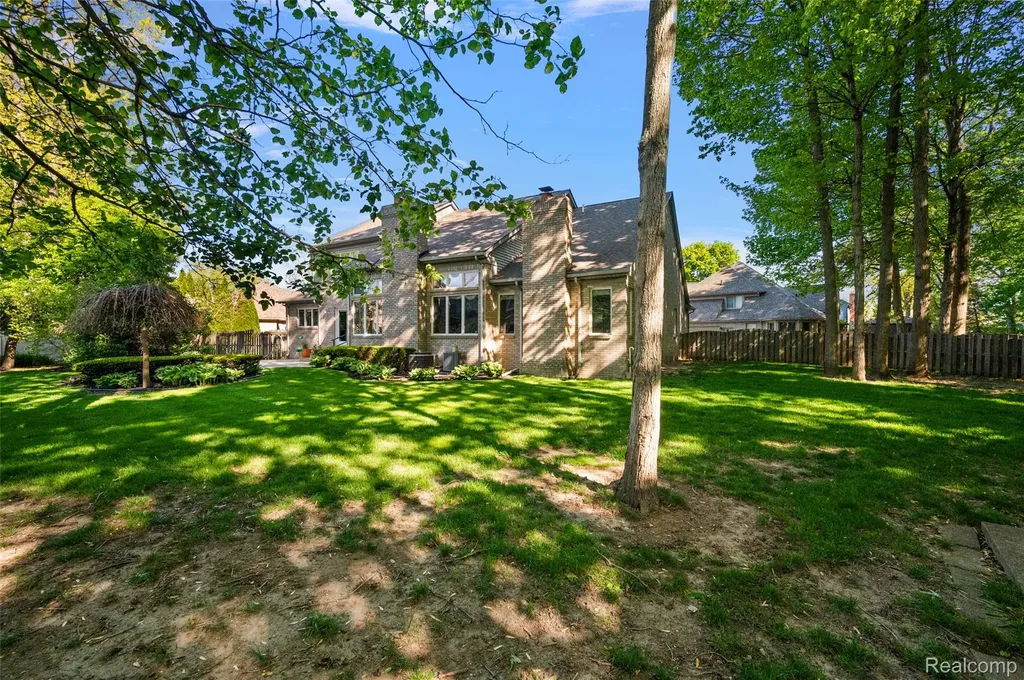 17840 Christine Boulevard N Clinton Charter Township MI 48038