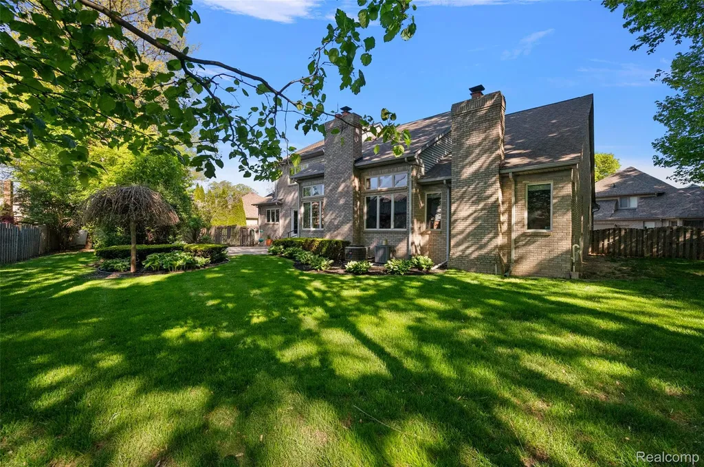 17840 Christine Boulevard N Clinton Charter Township MI 48038