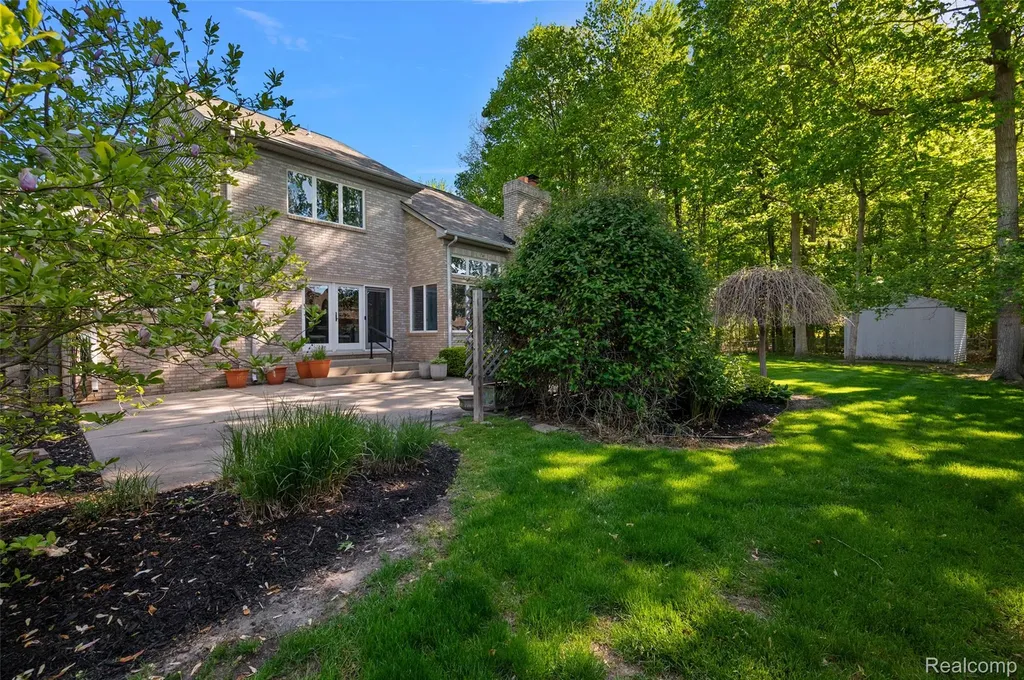 17840 Christine Boulevard N Clinton Charter Township MI 48038