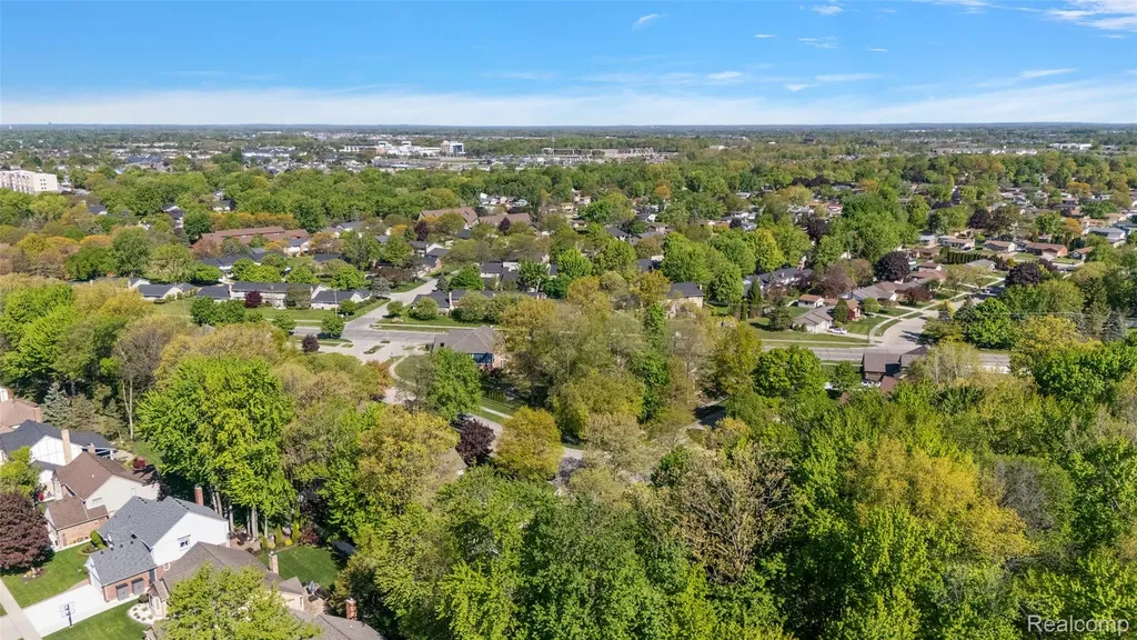 17840 Christine Boulevard N Clinton Charter Township MI 48038