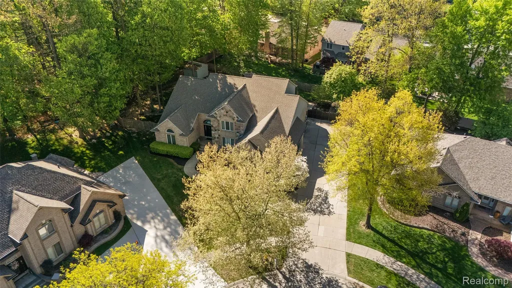 17840 Christine Boulevard N Clinton Charter Township MI 48038