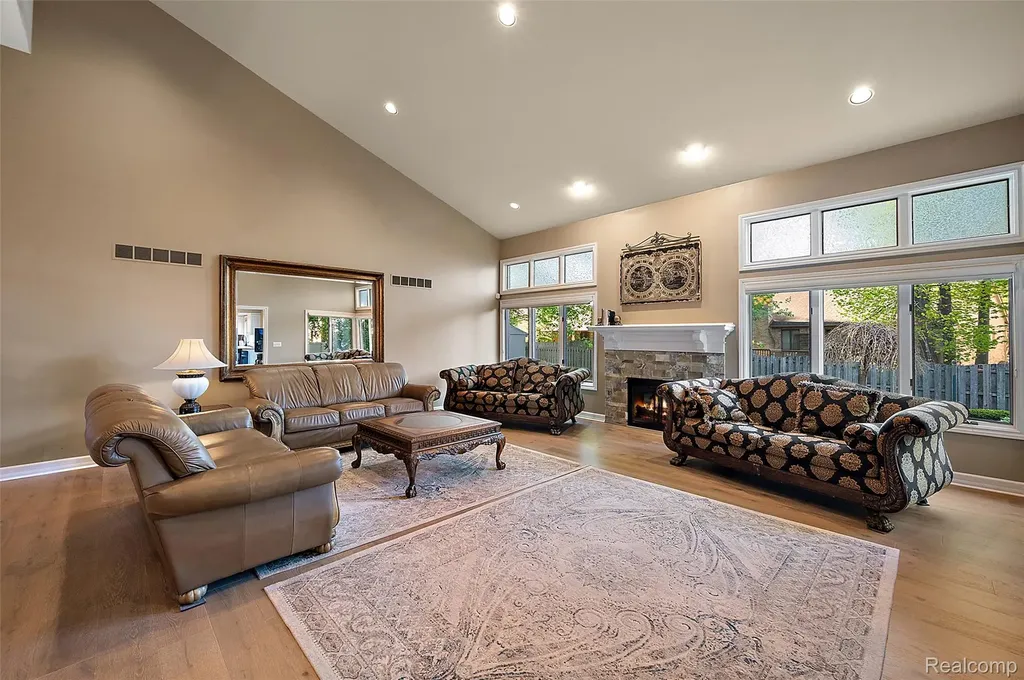 17840 Christine Boulevard N Clinton Charter Township MI 48038