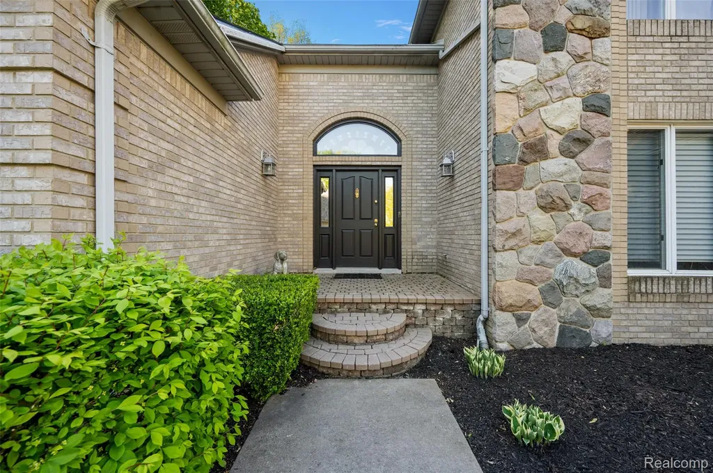 17840 Christine Boulevard N Clinton Charter Township MI 48038