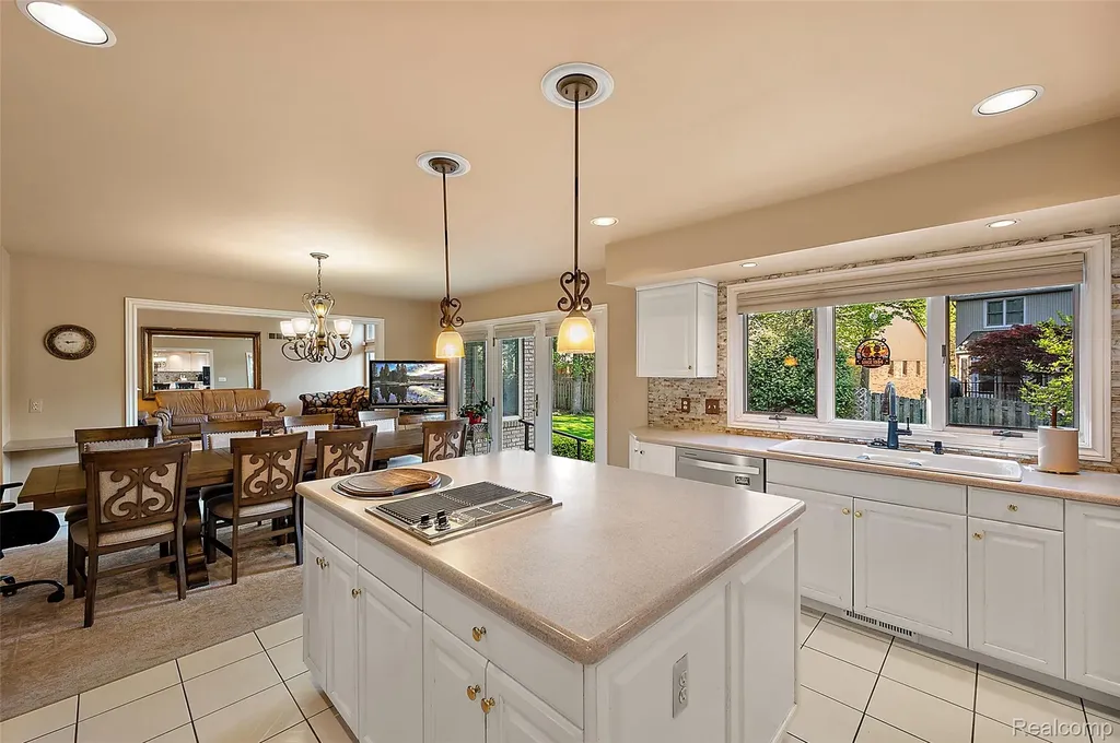 17840 Christine Boulevard N Clinton Charter Township MI 48038