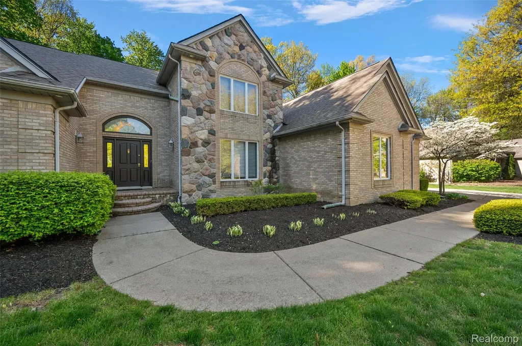 17840 Christine Boulevard N Clinton Charter Township MI 48038