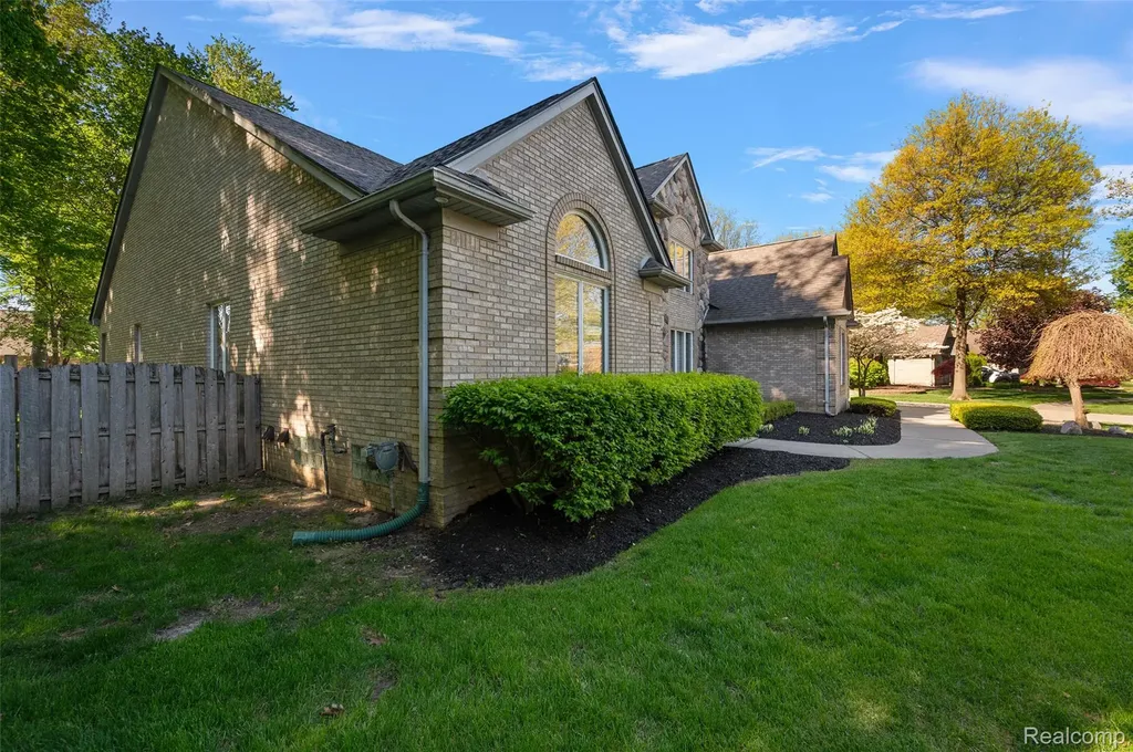 17840 Christine Boulevard N Clinton Charter Township MI 48038