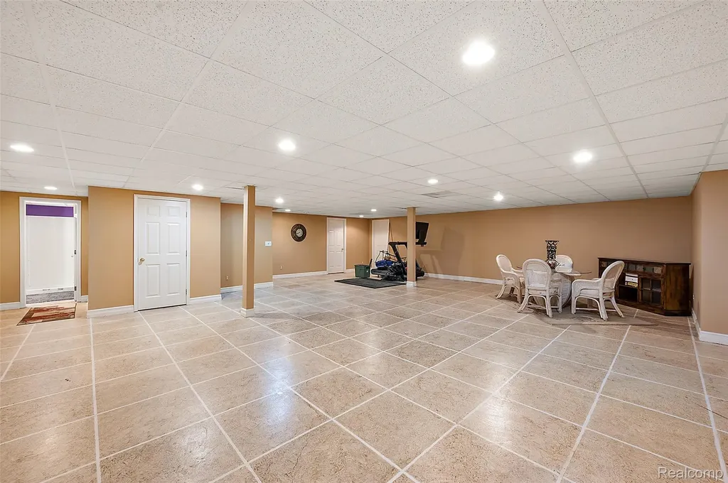 17840 Christine Boulevard N Clinton Charter Township MI 48038