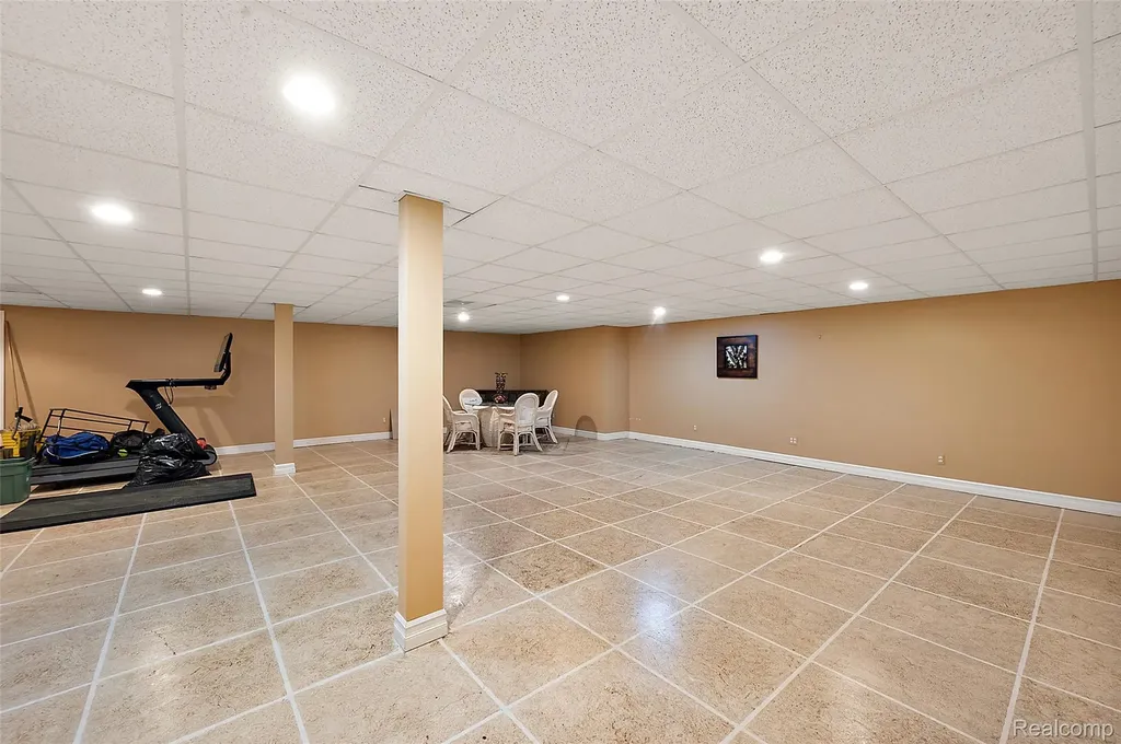 17840 Christine Boulevard N Clinton Charter Township MI 48038