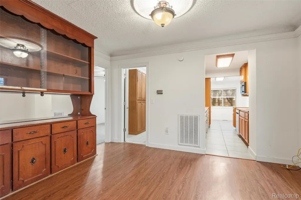 1925 Anne Avenue Lincoln Park City MI 48146