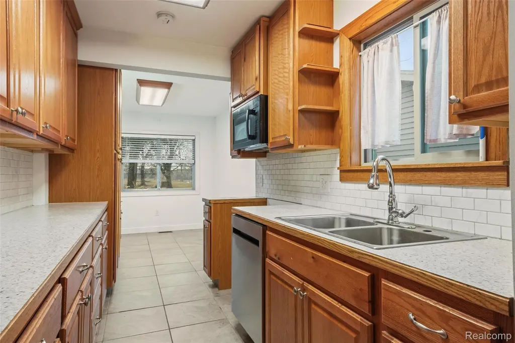 1925 Anne Avenue Lincoln Park City MI 48146