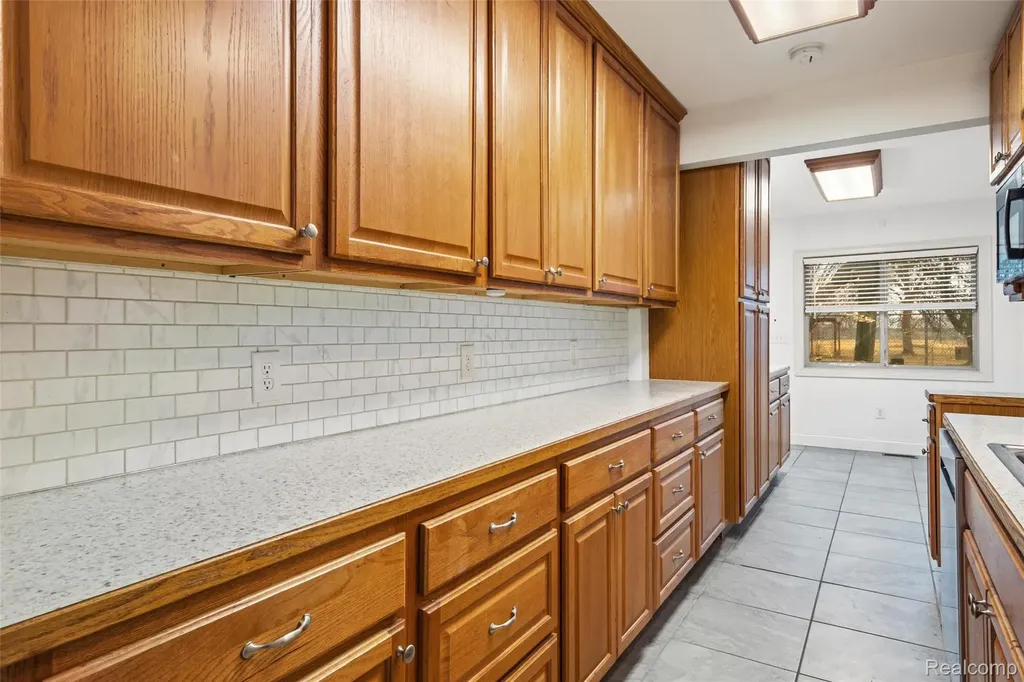 1925 Anne Avenue Lincoln Park City MI 48146