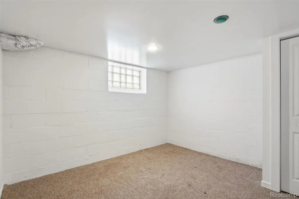 1925 Anne Avenue Lincoln Park City MI 48146