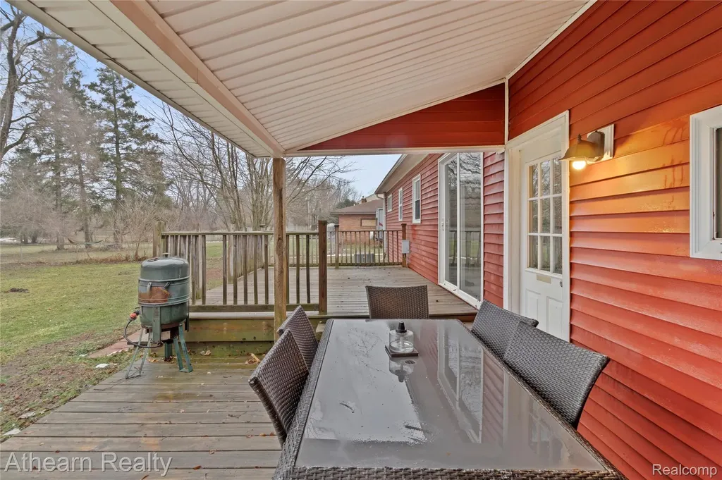 3053 Eastgate Street Burton City MI 48519