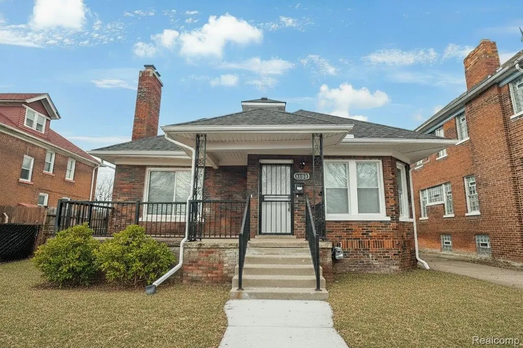 4134 Lakewood Detroit City MI 48215