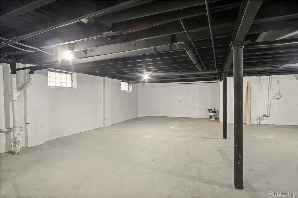 4134 Lakewood Detroit City MI 48215