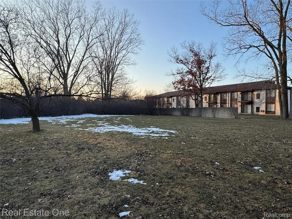 28819 Lahser Road Southfield City MI 48034