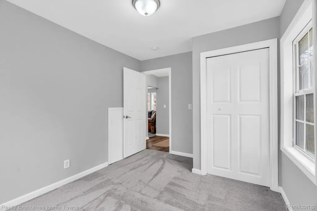 3981 Pine Grove Avenue Fort Gratiot Charter Township MI 48059