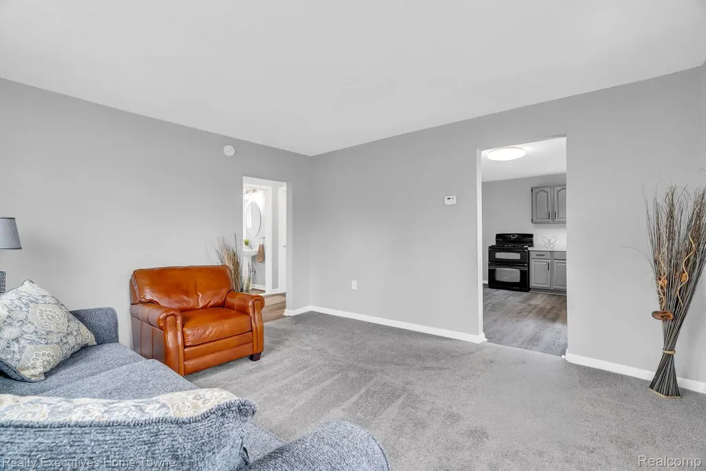 3981 Pine Grove Avenue Fort Gratiot Charter Township MI 48059