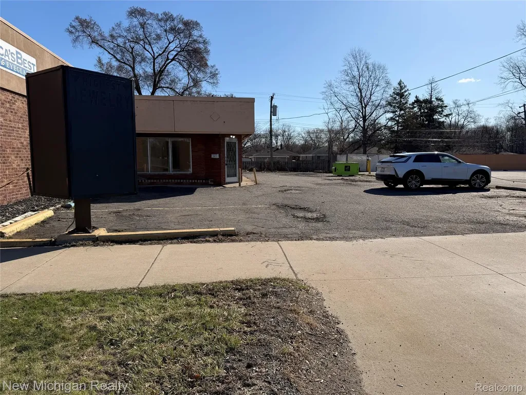 5347 Telegraph Dearborn Heights City MI 48125