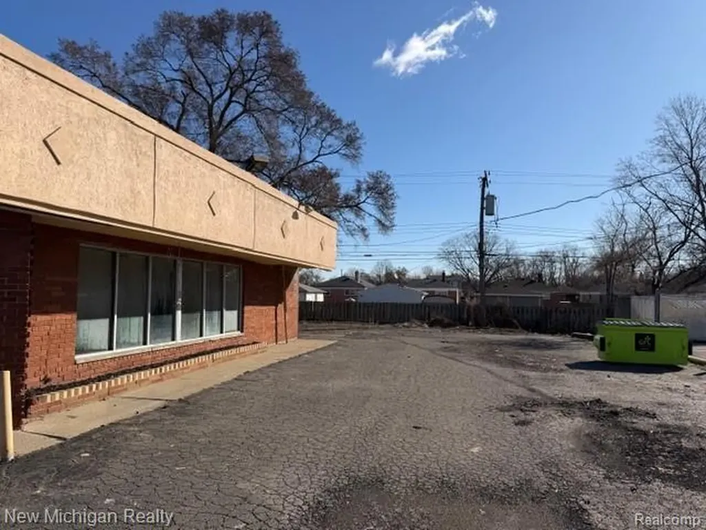 5347 Telegraph Dearborn Heights City MI 48125